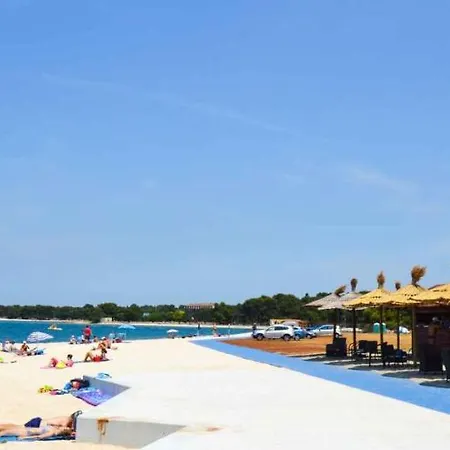 Holiday Home In Pula - Istrien 17365 Pula