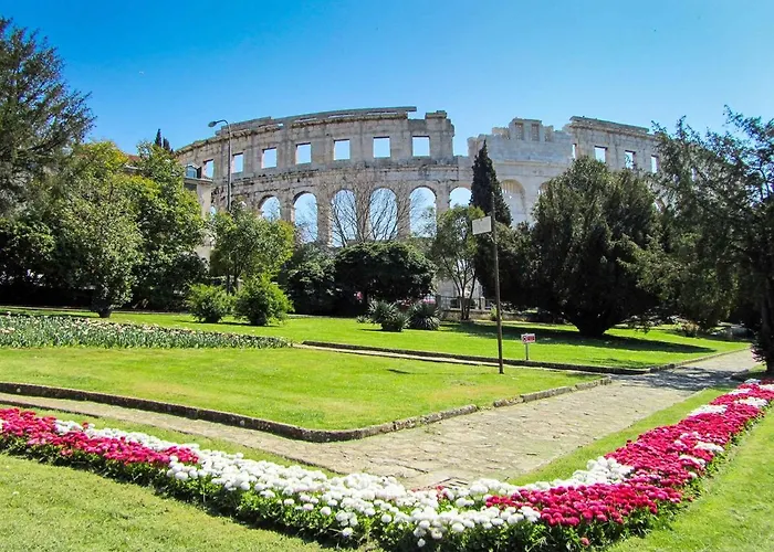 Holiday home Holiday Home Snjezana In Stinjan - Istrien 17365 *