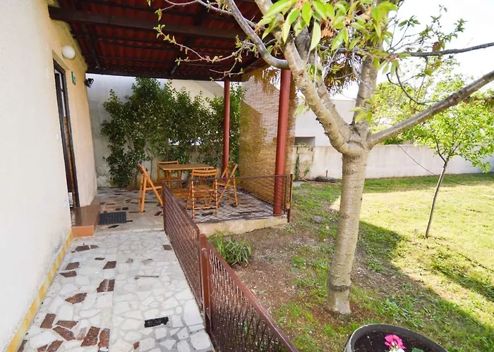 Holiday Home Snjezana In Stinjan - Istrien 17365 Holiday home Pula